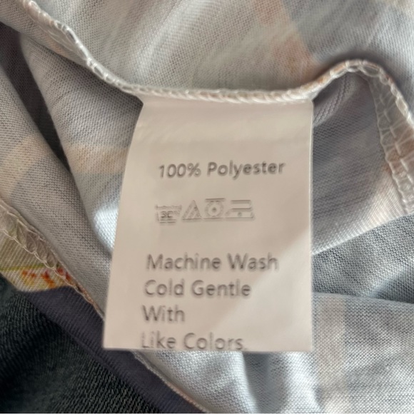 Pastel jewel-tone multi color lightweight V neck 2 button top. - Picture 8 of 8